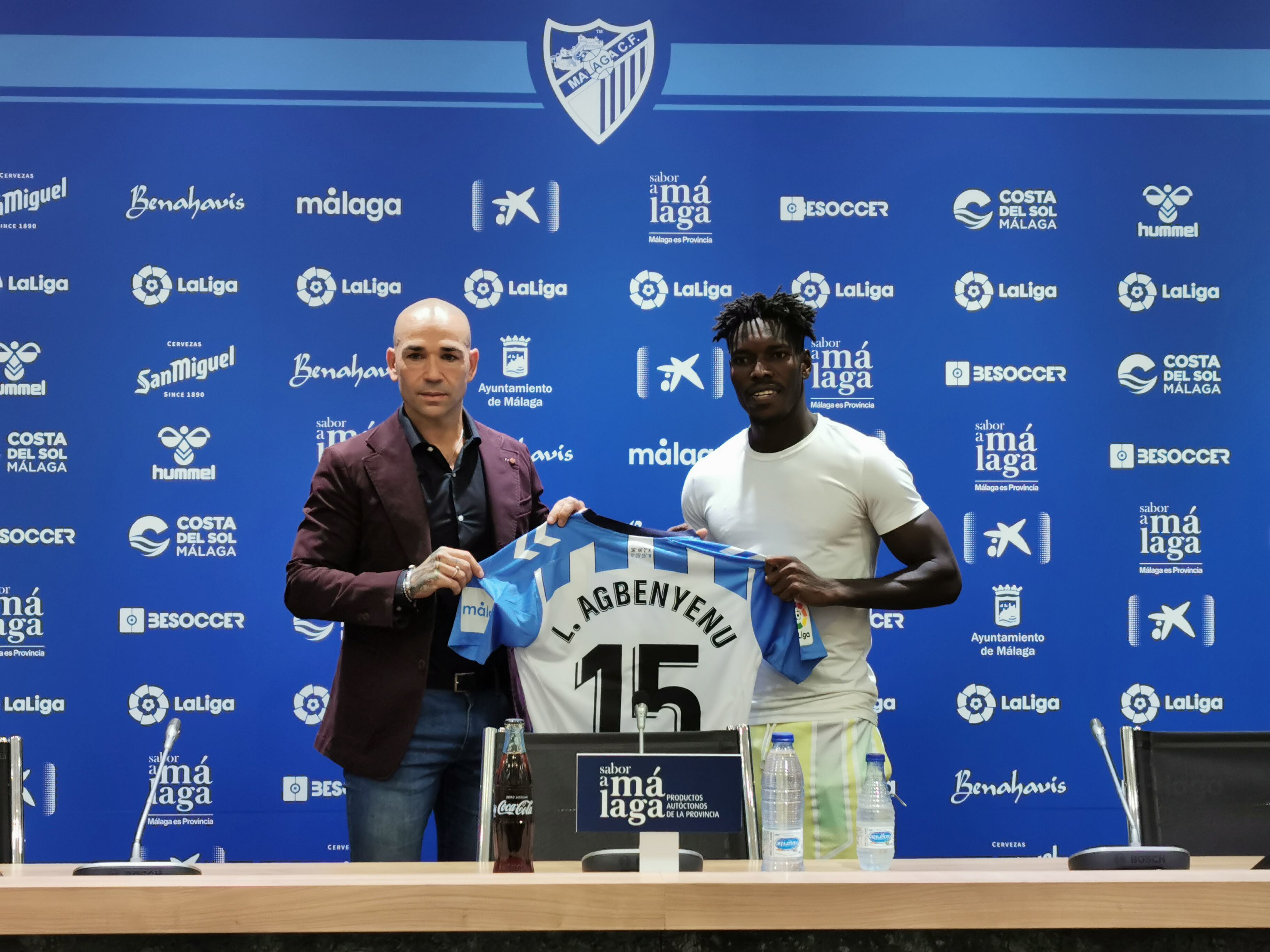 Gaspar junto a Lumor en la presentación del futbolista
