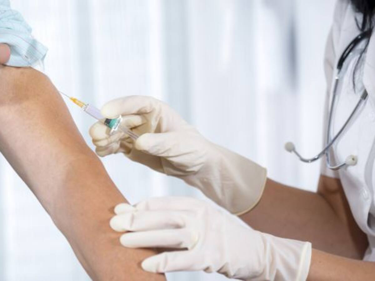 "Al estornudar, cúbrase con la parte interna del codo"