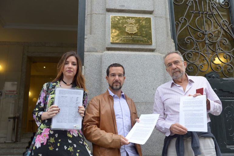 Diputados de Podemos presentan una queja ante el CGPJ por un desahucio en Motril (Granada)