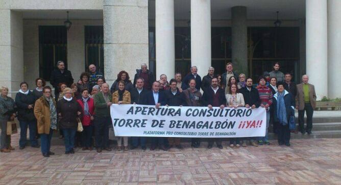Cada viernes, en los últimos meses, los integrantes de la plataforma se han concentrado para reclamar la apertura del consultorio