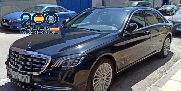 Uno de los vehículos incautados durante la investigación