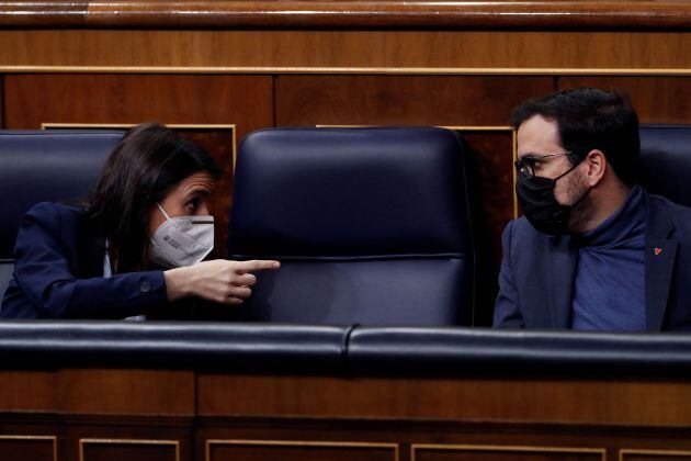 Los ministros de Igualdad, Irene Montero, y de Consumo, Alberto Garzón, este miércoles en Congreso de los Diputados