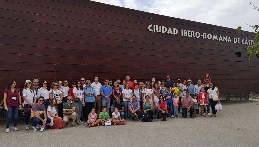 Participantes en una anterior visita al Conjunto Arqueológico de Cástulo.