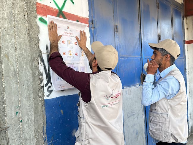 La localidad de Deir al Balah, en el centro de la Franja Gaza, pretende celebrar este sábado elecciones municipales por primera vez en dos décadas en un contexto de destrucción generalizada por la ofensiva israelí, que se desarrollarán en carpas instaladas al efecto y con papeletas impresas en el enclave ante las restricciones israelíes.