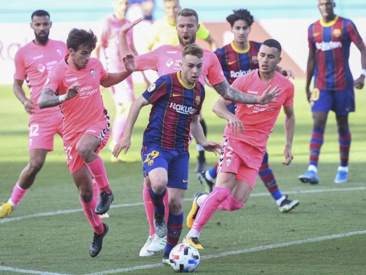 El Alcoyano peca de timorato en su visita al Johan Cruyff