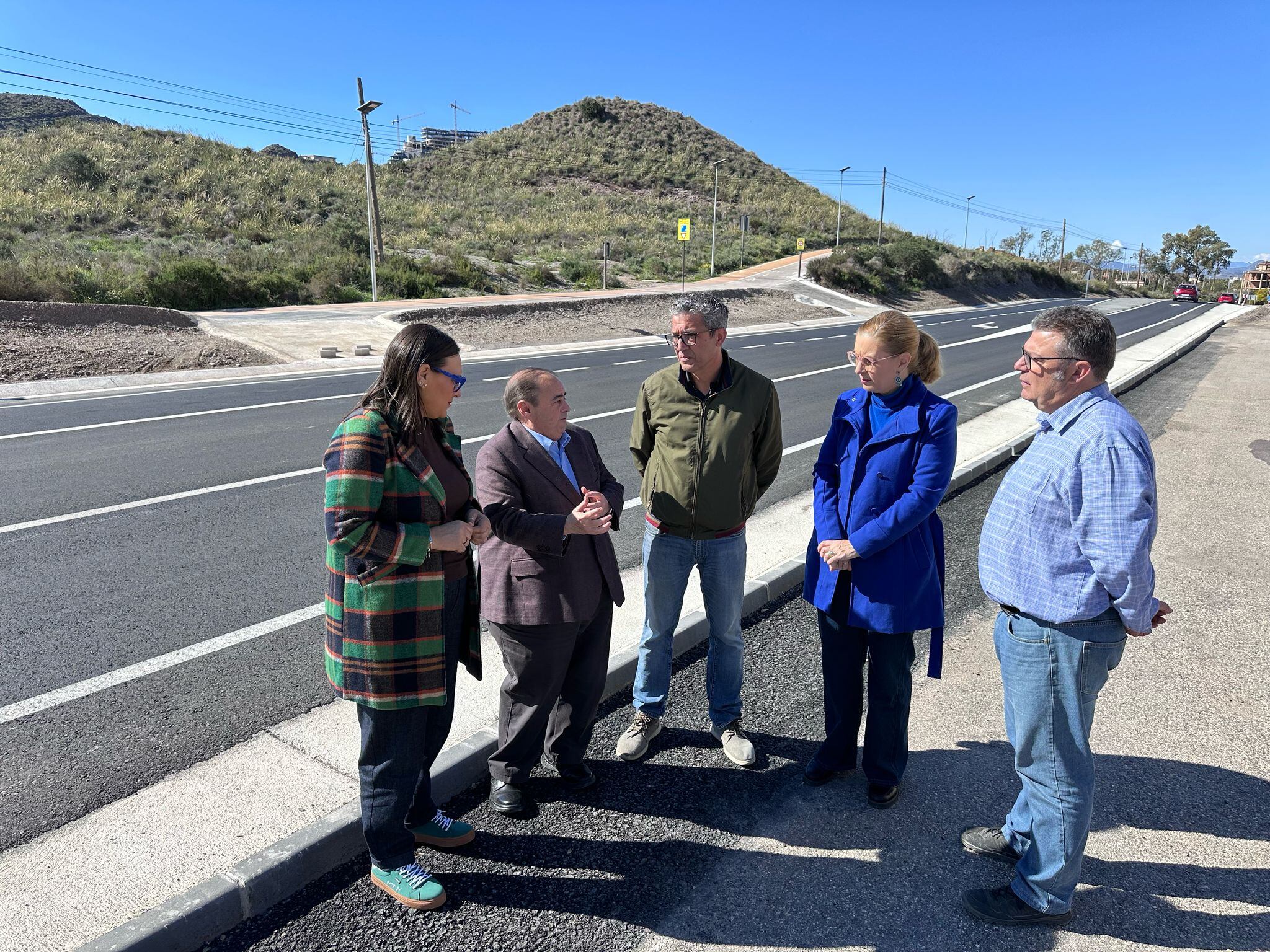 El director general de Carreteras, Francisco Carrillo, durante la visita a la finalización de la obra realizada en la carretera regional RM-D14 que une Águilas con la AP-7