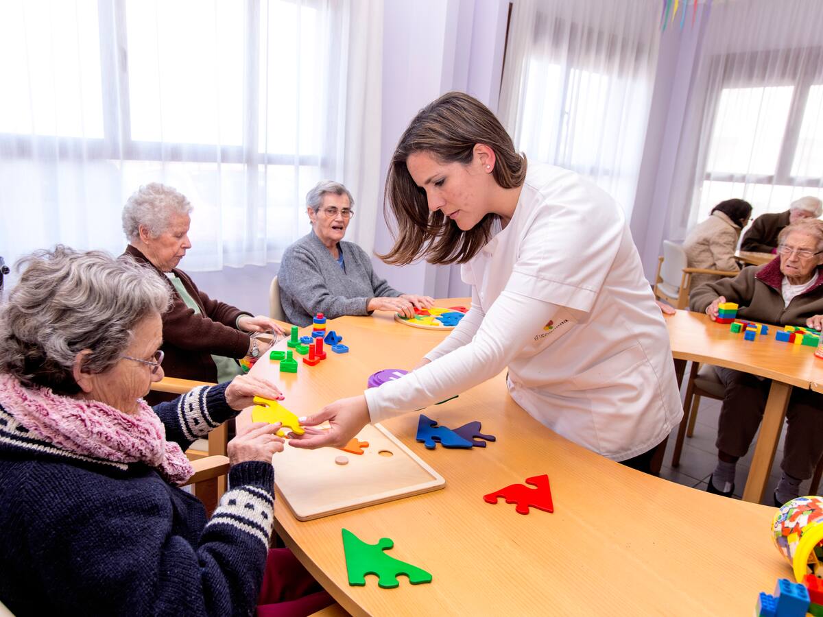Las residencias apuestan por nuevos modelos de atención que empoderan a las personas mayores