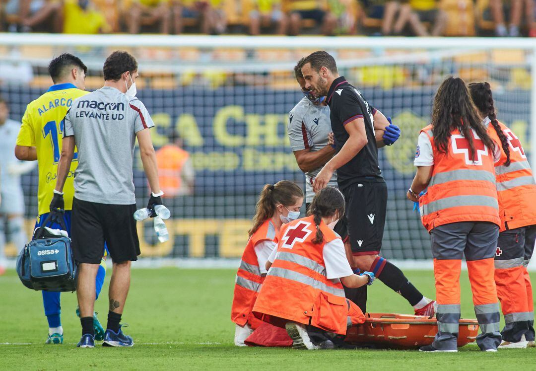 Roberto Soldado of Levante gets injured during the spanish league, La Liga Santander, football match played between Cadiz CF and Levante UD at Nuevo Mirandilla stadium 