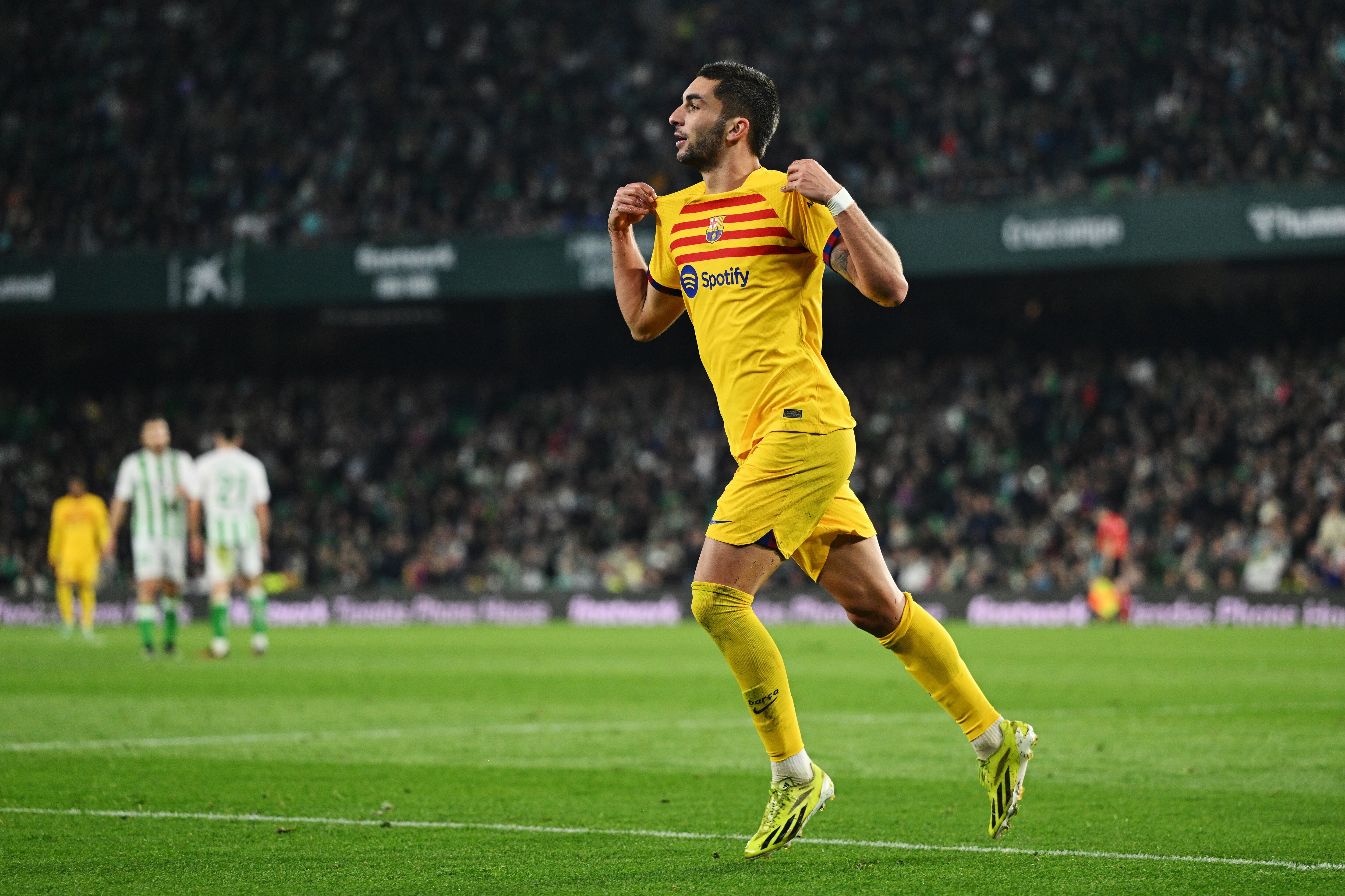 SEVILLE, SPAIN - JANUARY 21: Ferran Torres of FC Barcelona celebrates scoring his team&#039;s fourth goal during the LaLiga EA Sports match between Real Betis and FC Barcelona at Estadio Benito Villamarin on January 21, 2024 in Seville, Spain. (Photo by David Ramos/Getty Images)