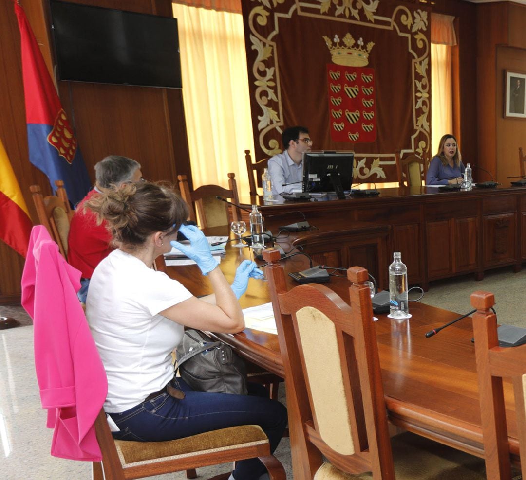 Reunión con los trabajadores del Cabildo en el Salón de Plenos