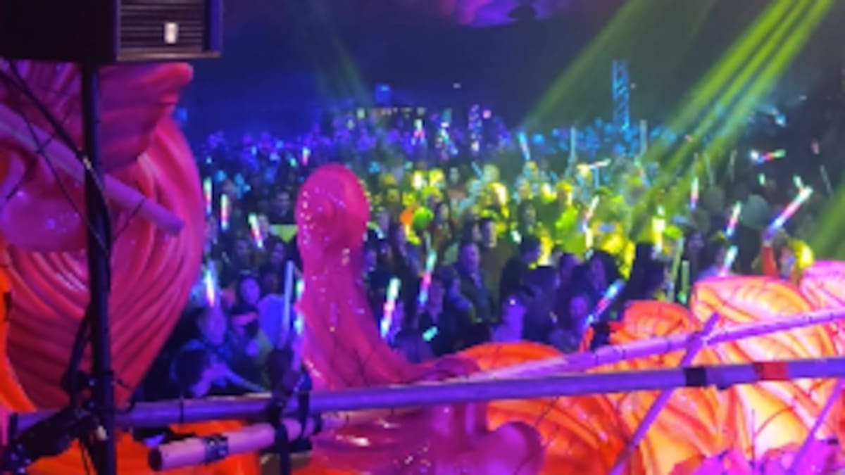 Miles de segovianos disfrutan de la fiesta ochentera de los 40 Classic Segovia