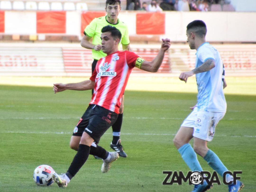 El capitán Dani Hernández en uno de los lances del juego