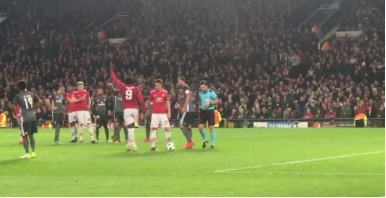 El polémico penalti del United