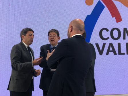 Ximo Puig y Carlos Mazón, durante el primer día de Fitur