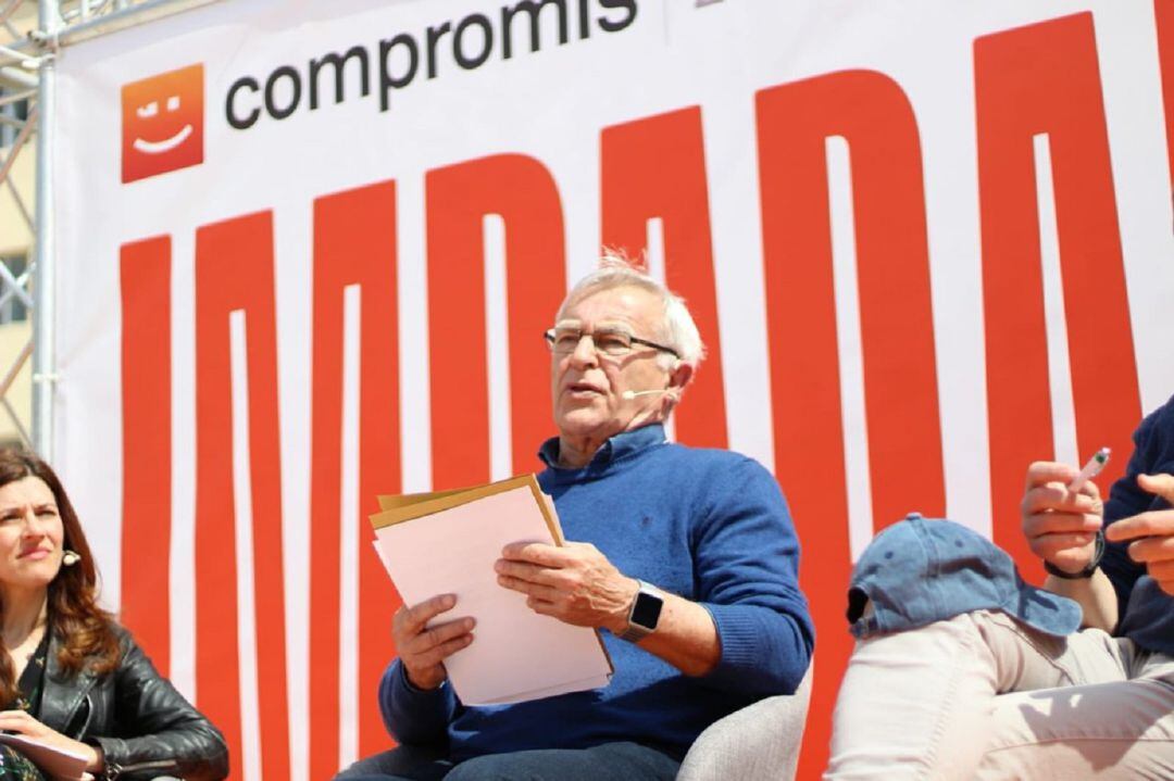 Joan Ribó en un acto de precampaña en Orriols