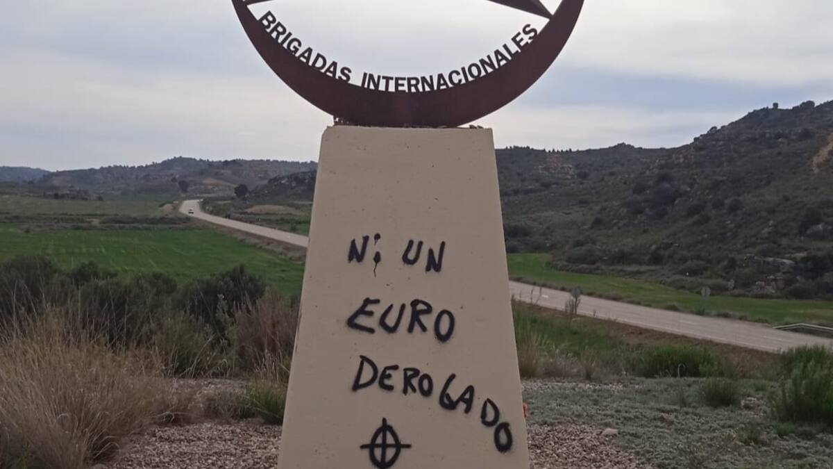 Vandalizan el monolito en homenaje a la Brigadas Internacionales en Caspe
