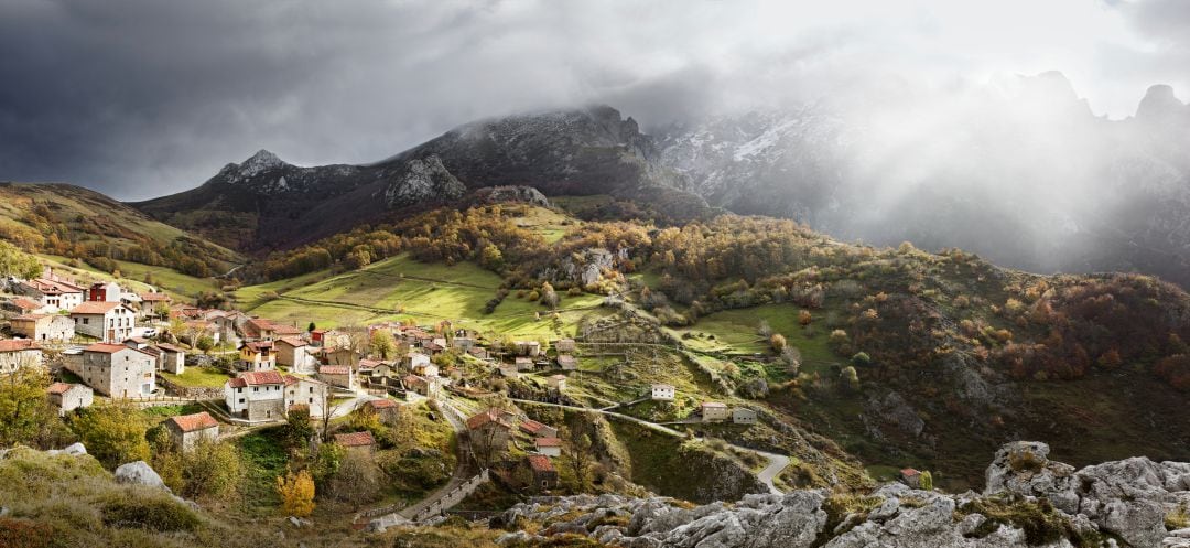 Vista panorámica de Sotres, en Picos de Europa.