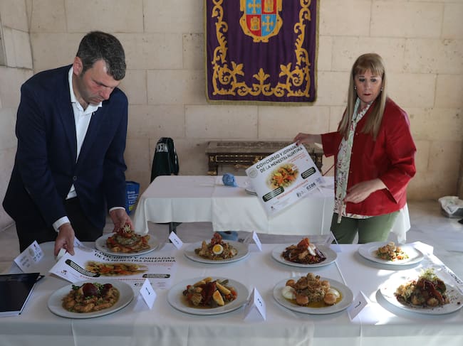 Palencia celebra la segunda edición del Concurso de la Menestra Palentina, una iniciativa organizada por la Asociación de Cocineros de Palencia ‘La Cocina de la Bella Desconocida’, en colaboración con CEOE Palencia, la Asociación General de Hostelería y el Ayuntamiento a través de la Agencia de Desarrollo Local