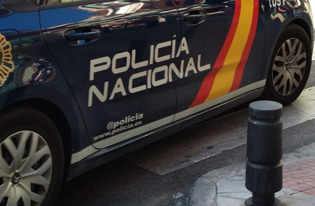 Imagen un coche patrulla de la Policía Nacional