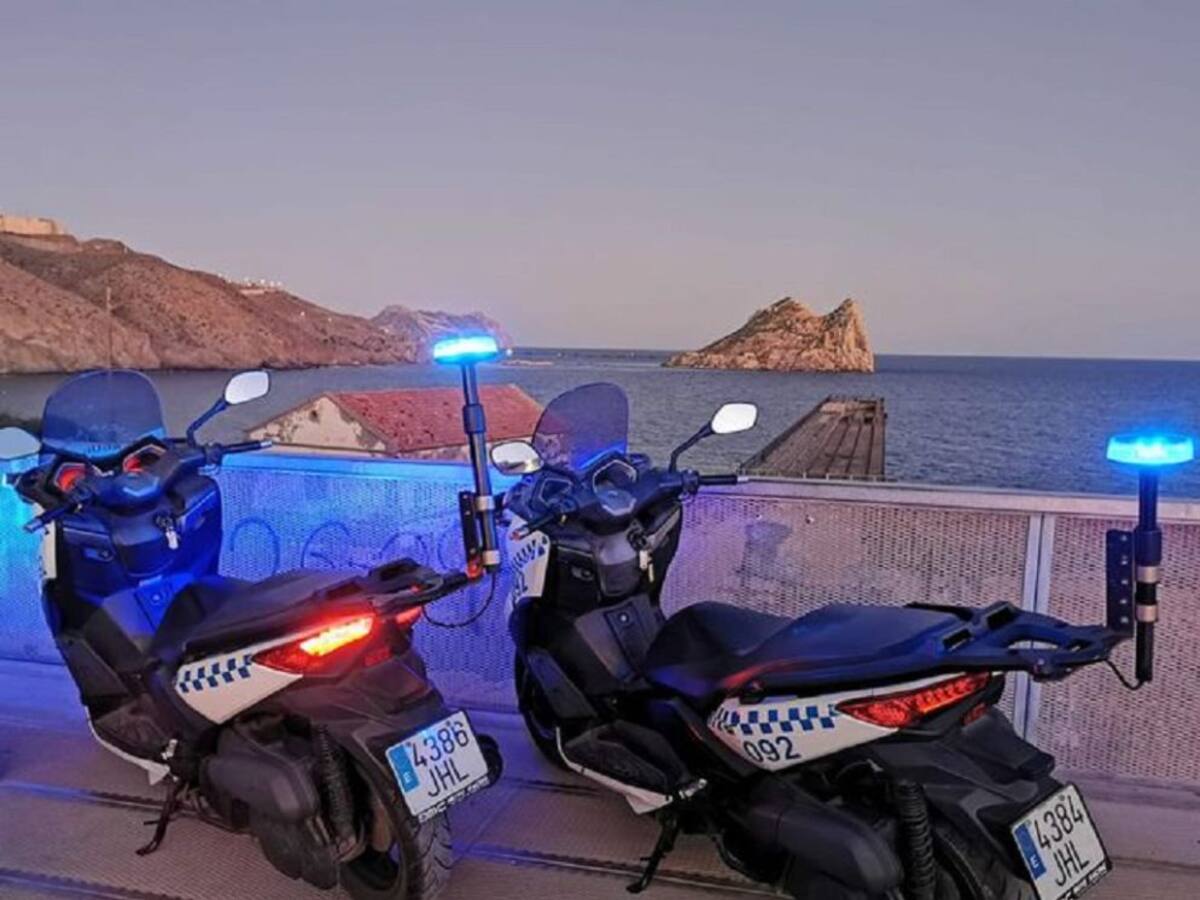 Águilas refuerza la vigilancia este fin de semana para evitar fiestas ilegales con motivo del Carnaval