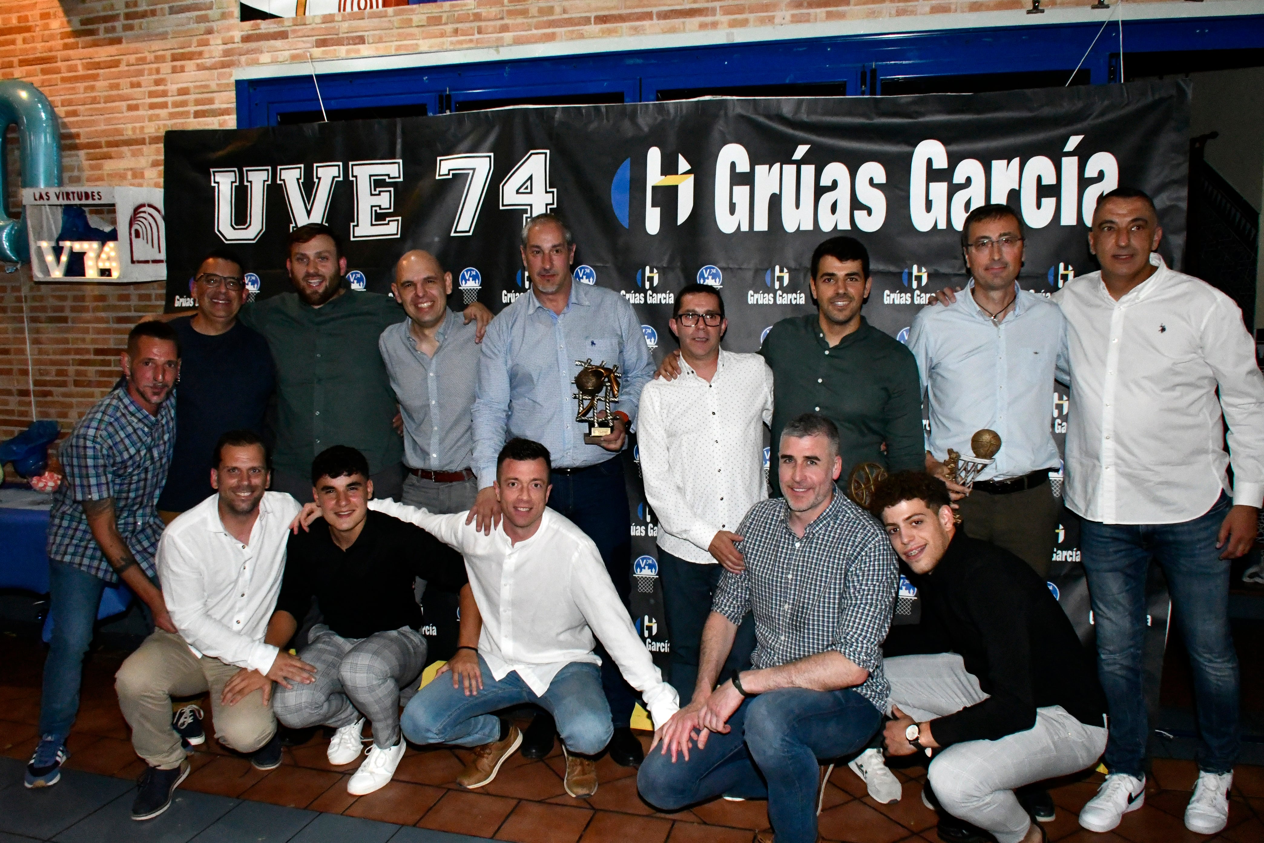 Cena de gala del V-74