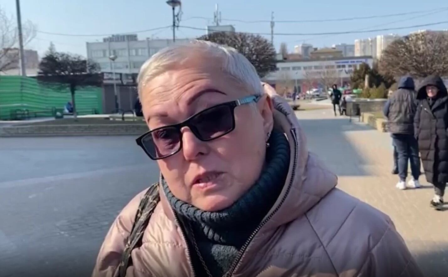 Iryna (58 años), enferma de cáncer, llega a Brovary en corredores humanitarios.