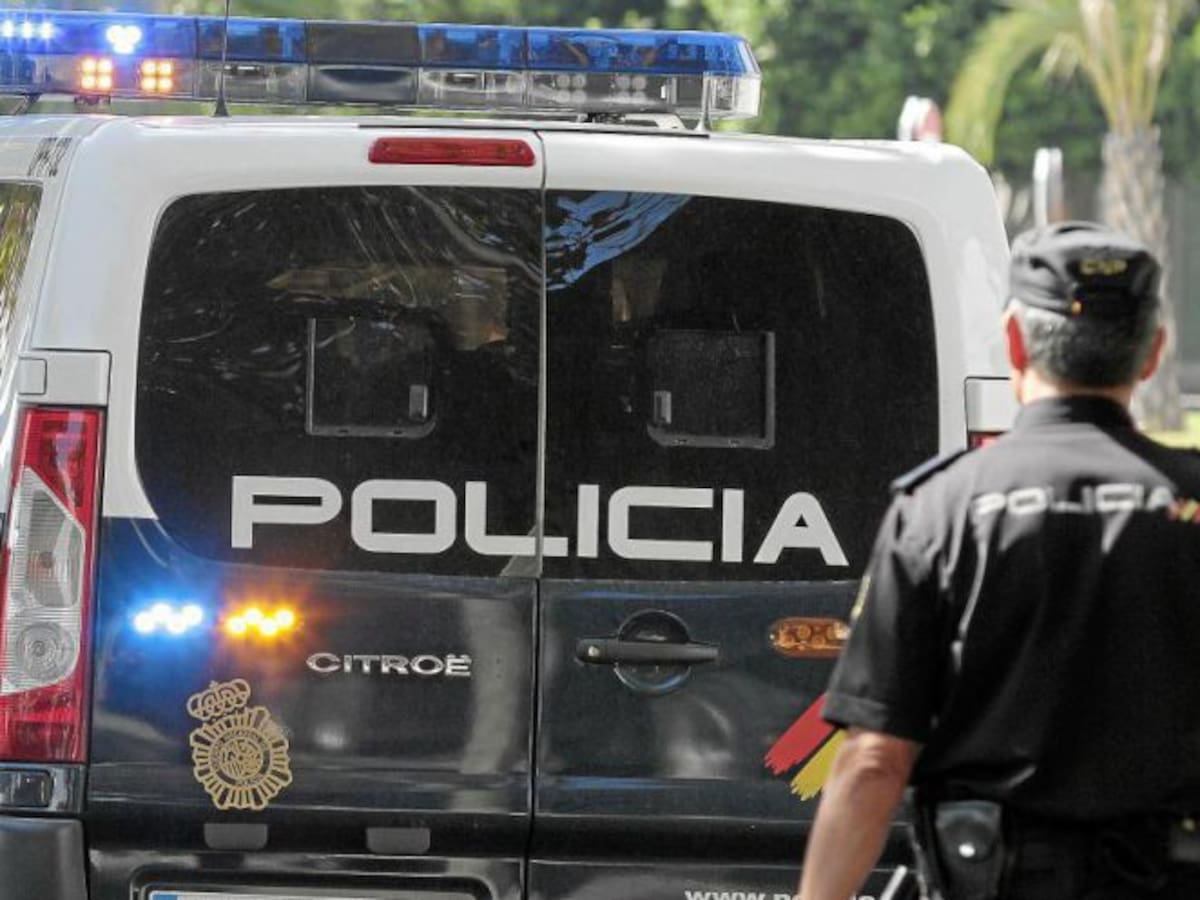 La Policía detiene a dos mujeres por tentativa de robo en Modesto Lafuente