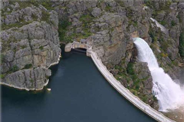 Embalse de Camporedondo (Palencia)