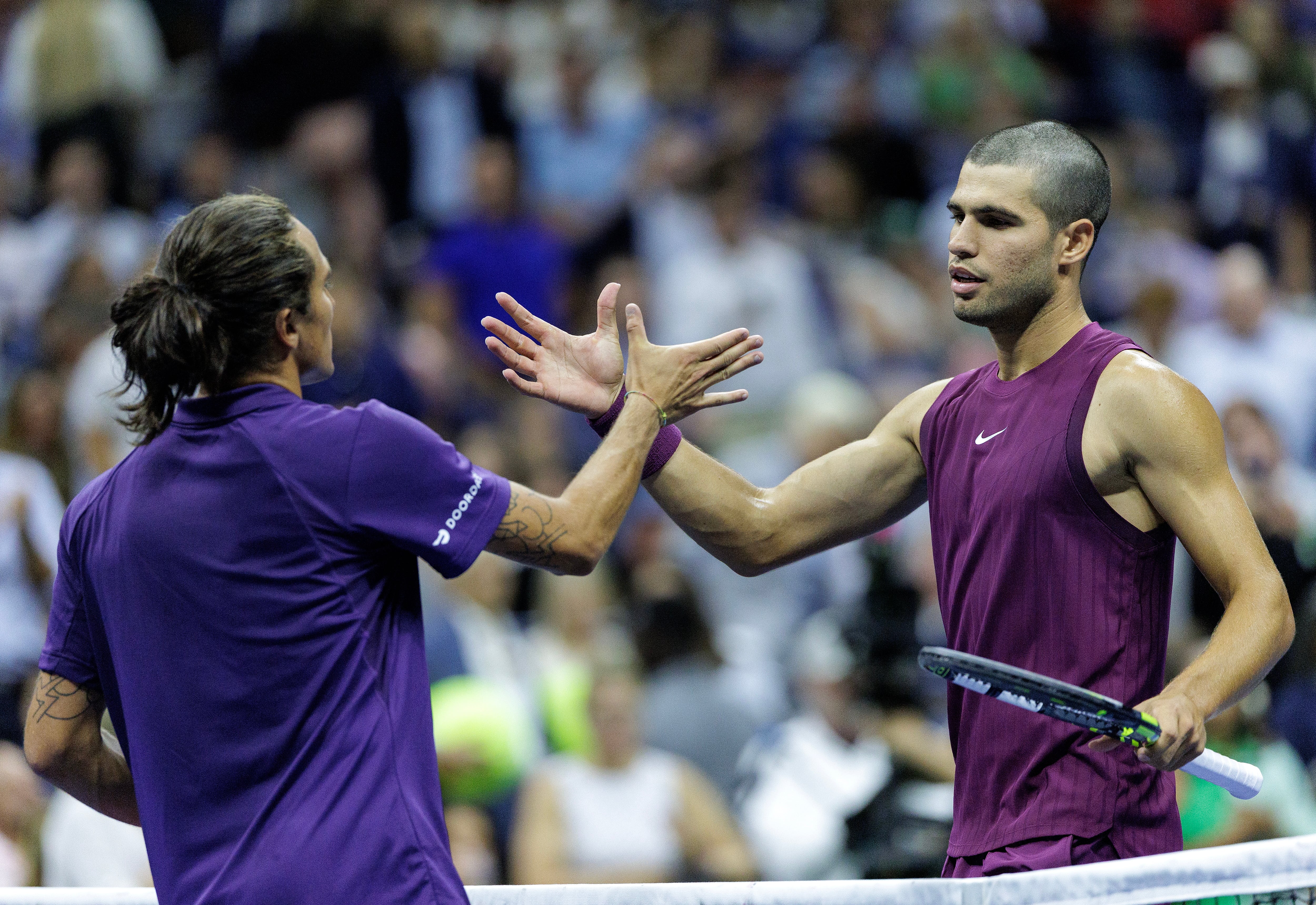 Alcaraz y Bellucci solo se habían enfrentado una vez, en 2020 en Manacor (Mallorca), en un torneo para jóvenes promesas.