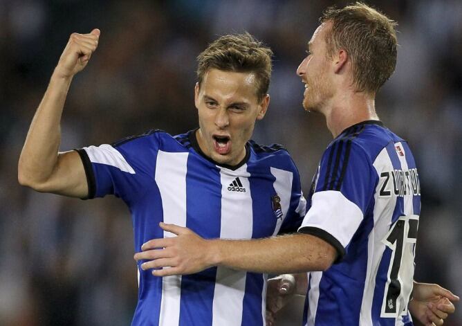 Canales celebra el segundo gol realista contra el Aberdeen.