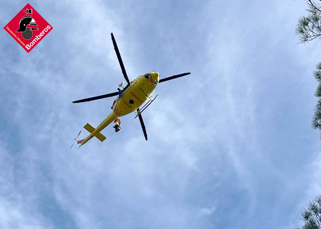 Momento del operativo de los bomberos