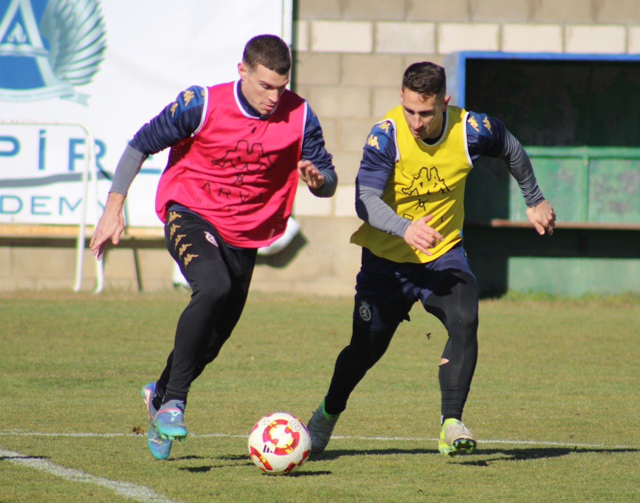 Manu Justo renovó de forma automática entre semana.