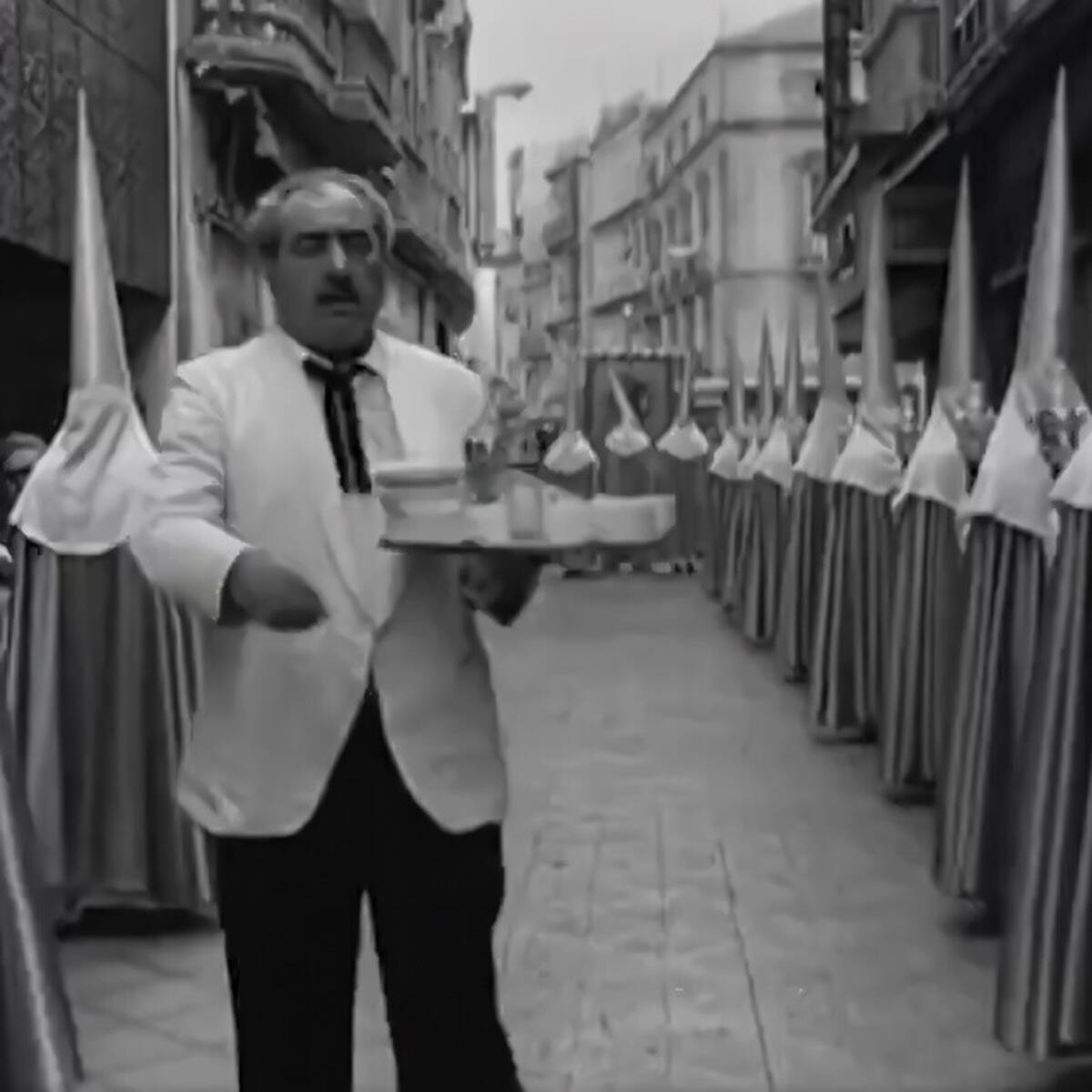 La Junta de Andalucía promociona su Semana Santa con una procesión de Cartagena generada por inteligencia artificial