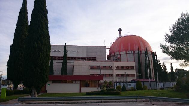 Edificios de contención y de turbina antes de la demolición