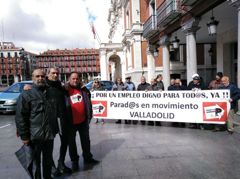 Luis González (a la izquierda) junto al secretario de la Asociación, Javier Heras y el anterior presidente, Miguel Luis