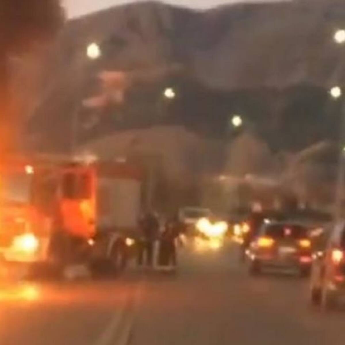 Arde un vehículo en la capital