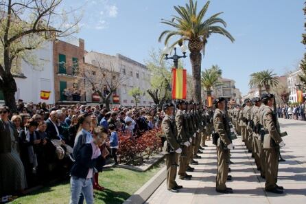 Numeroso público acudió a presenciar la Jura de Bandera