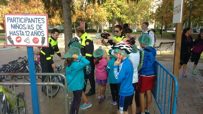 La Policía Local organiza talleres de educación vial en la fiesta de ATECEA