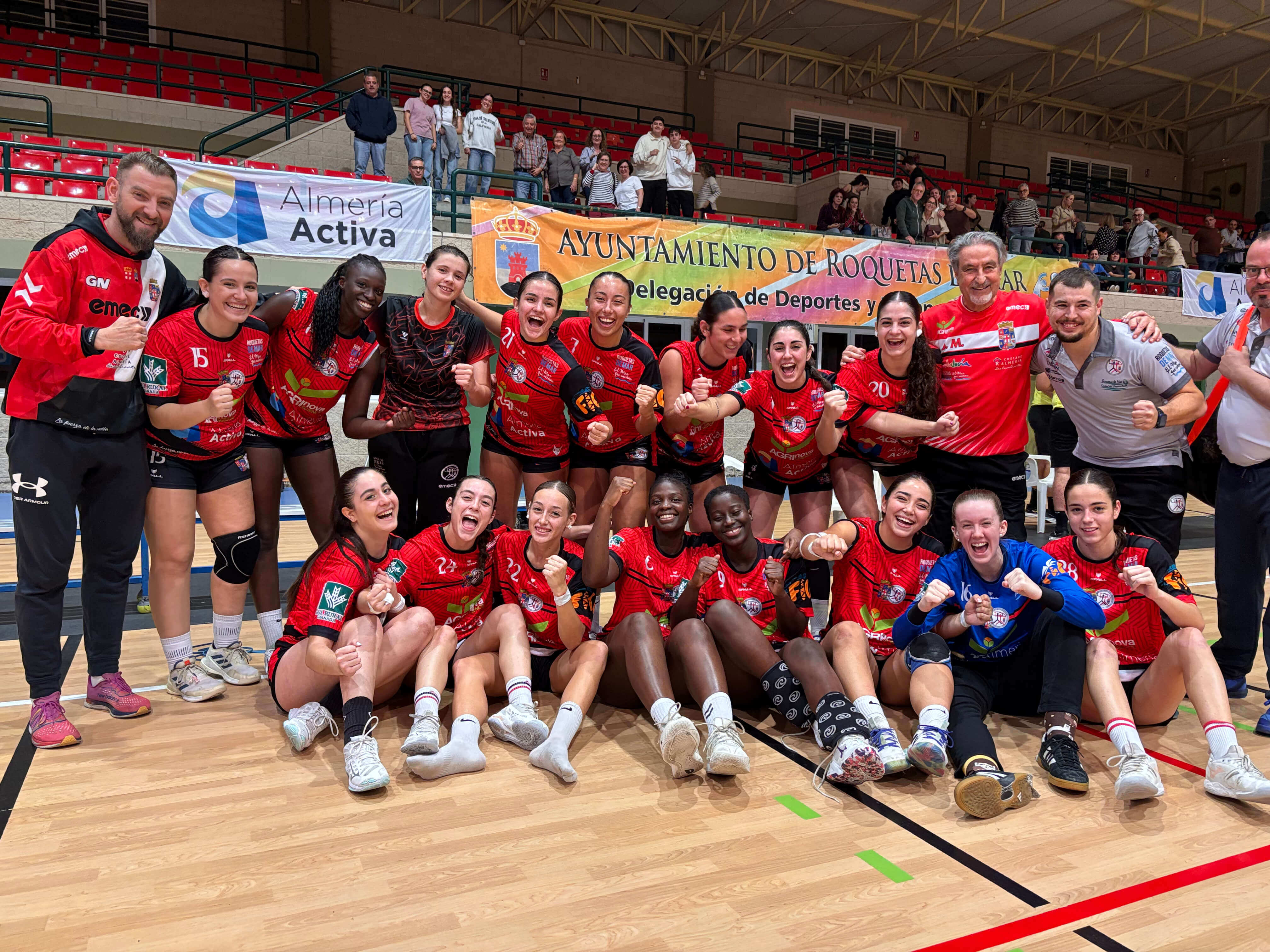 Foto de familia de Agrinova Almería Activa Roquetas.