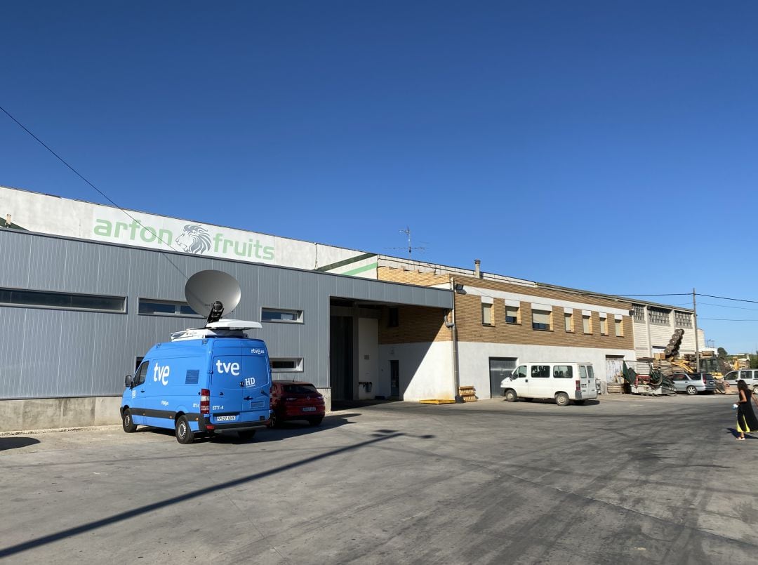 Salut obliga a tancar una empresa d'Aitona després de detectar-hi positius treballant.