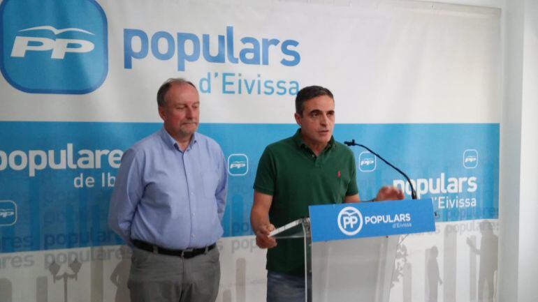 Mariano Juan y José Vicente Marí en la rueda de prensa