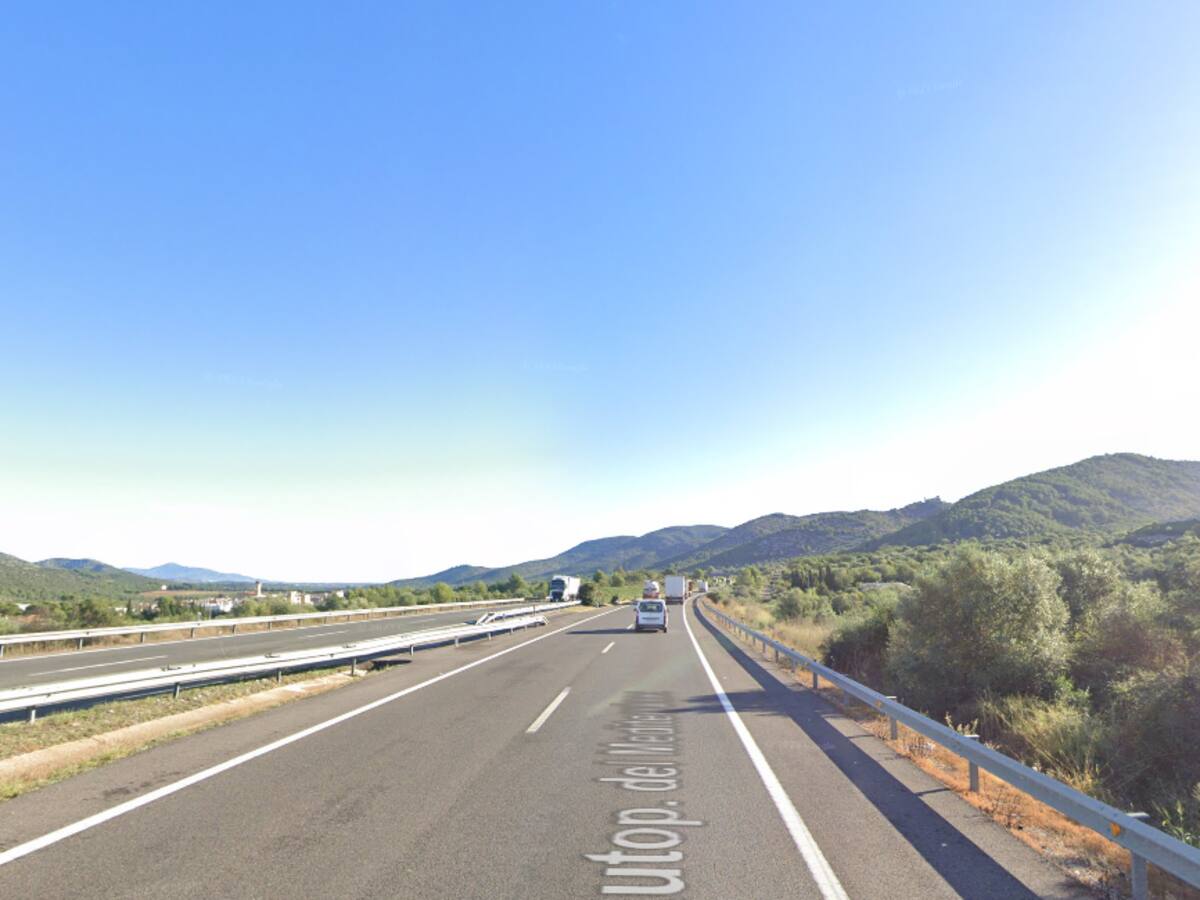 Fallece un hombre de 68 años en un accidente de tráfico en la AP-7 en Santa Magdalena de Pulpis
