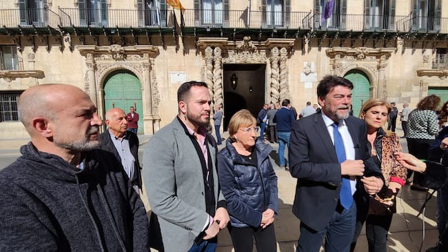 Todos los portavoces municipales con el alcalde Barcala en una imagen de archivo