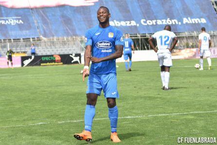 Cedric celebra su reciente gol liguero en el &quot;Fernando Torres&quot; de Fuenlabrada