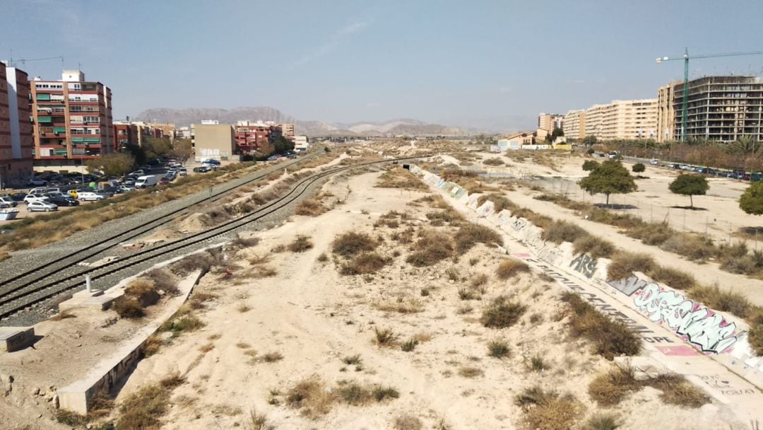 Terrenos liberados tras el soterramiento del AVE en el que se desarrollará el futuro Parque Central