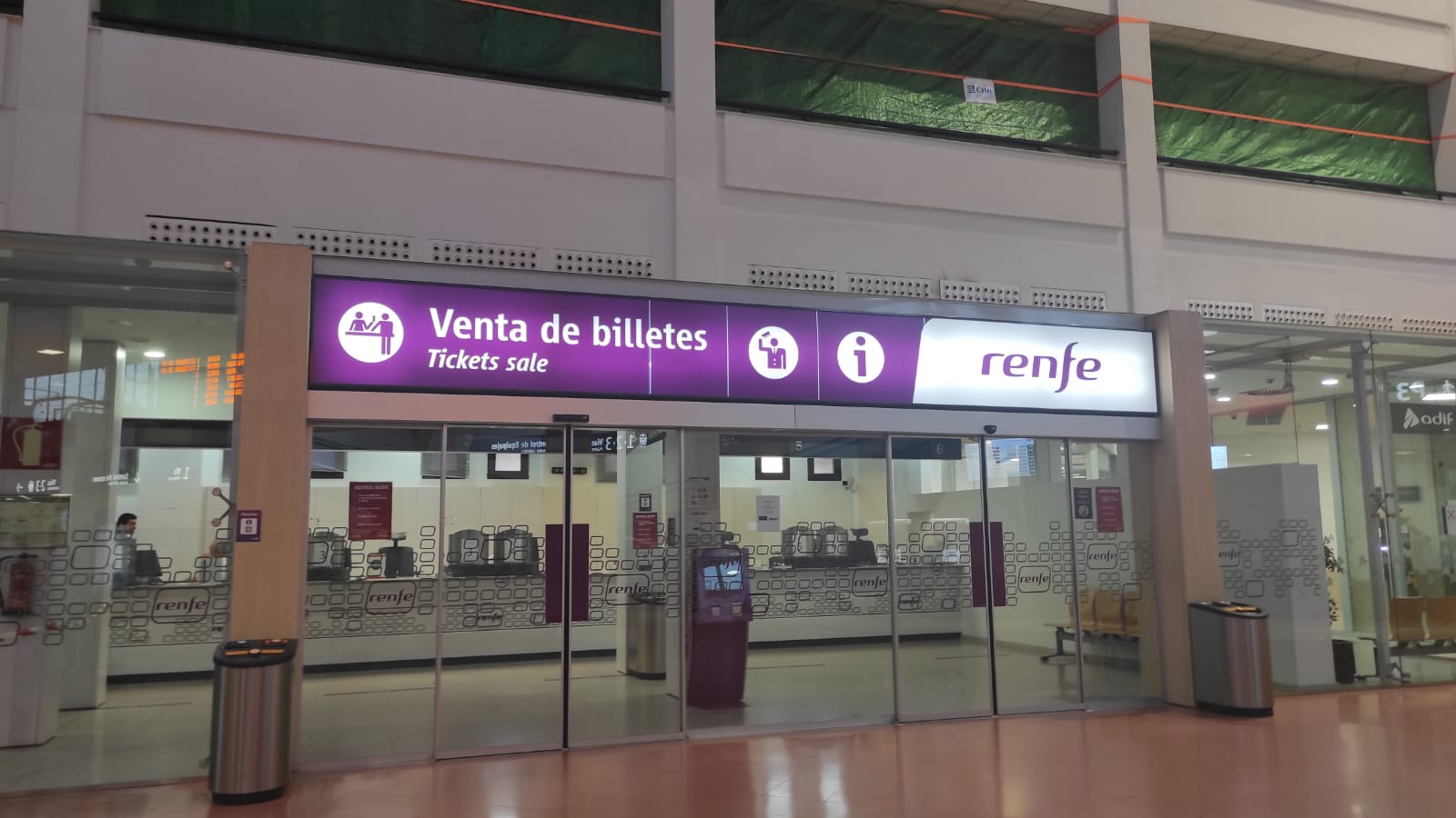 Taquillas de la estación de AVE en Ciudad Real