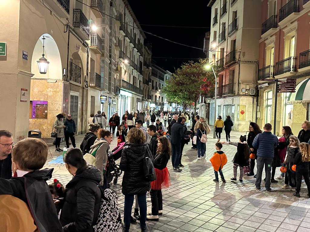 Las calles de Huesca se llenan para Halloween