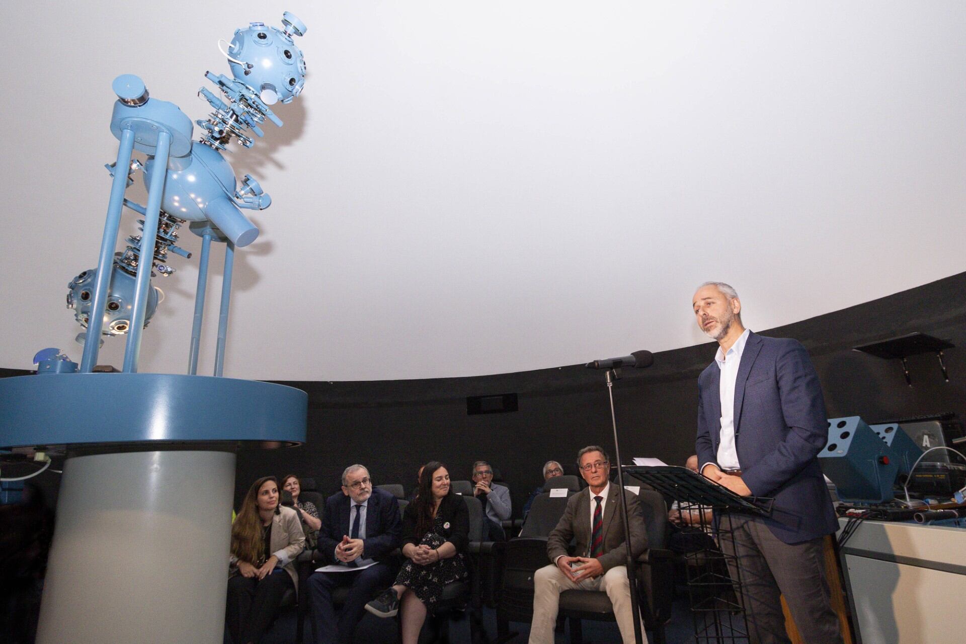 El consejero de Educación, Formación Profesional y Universidades, Sergio Silva, asiste a la reapertura al público del Planetario de la ETS de Náutica de la UC