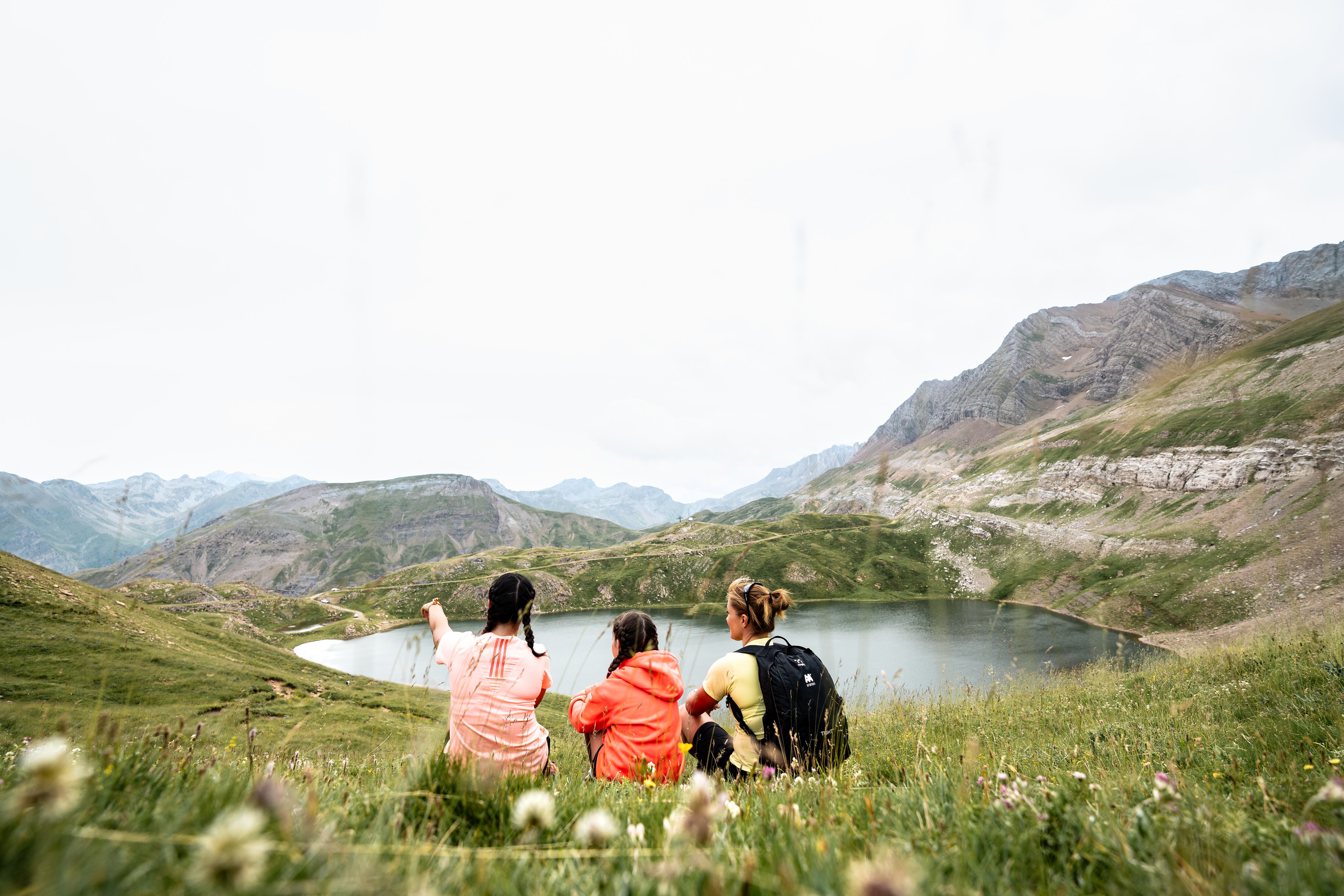 Con la telecabina de Panticosa se puede acceder de forma sencilla a los ibones de Asnos y Sabocos