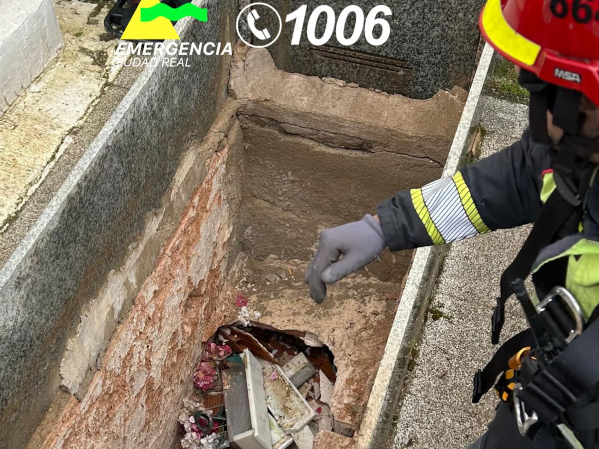 Herida una mujer de 81 años tras caer a una fosa en el cementerio de Daimiel